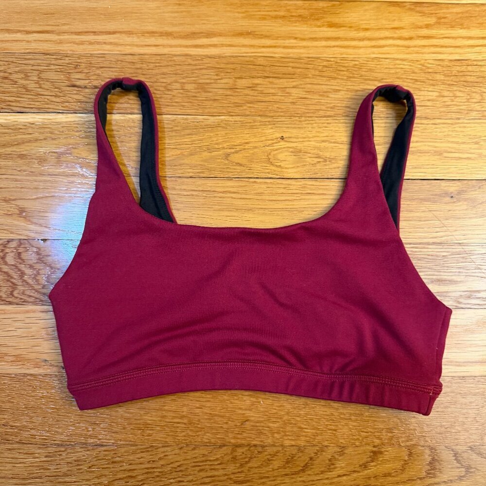 FLEO Sports Bra in Red - Size Small